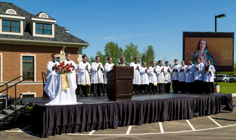 Family-Center-Blessing-Dedication_15